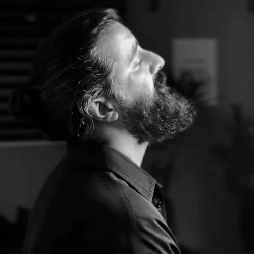 دانلود آهنگ مهدی دارابی به نام گل پر پر